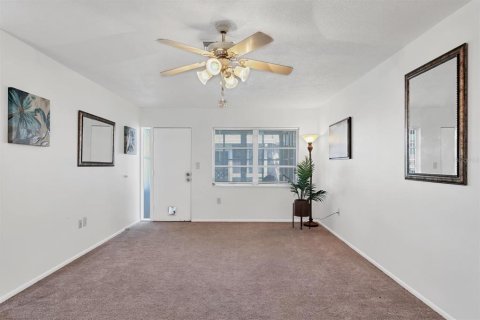 Condominio en venta en Bradenton, Florida, 2 dormitorios, 66.89 m2 № 1652383 - foto 7