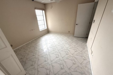 Снять в аренду кондоминиум в Делрей-Бич, Флорида 3 комнаты, 114.27м2, № 2190905 - фото 12