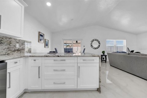 Casa en venta en Saint Petersburg, Florida, 3 dormitorios, 157.47 m2 № 1838903 - foto 10