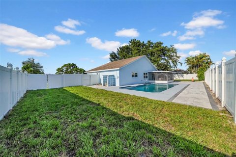 Casa en venta en Saint Petersburg, Florida, 3 dormitorios, 157.47 m2 № 1838903 - foto 3