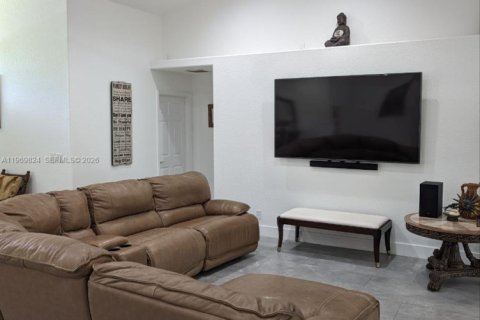 House in Lake Worth, Florida 3 bedrooms, 207.36 sq.m. № 2030642 - photo 16