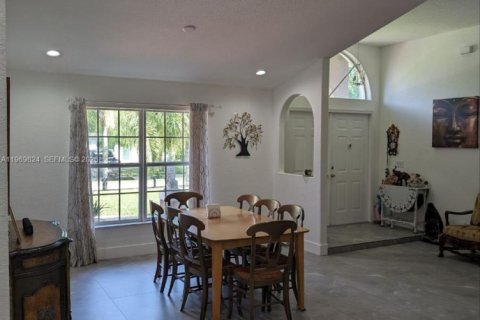 House in Lake Worth, Florida 3 bedrooms, 207.36 sq.m. № 2030642 - photo 18