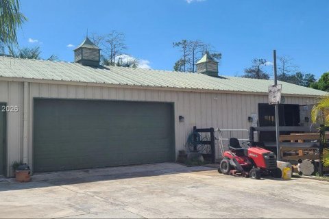 House in Lake Worth, Florida 3 bedrooms, 207.36 sq.m. № 2030642 - photo 4