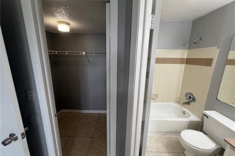 Condominio en alquiler en Orlando, Florida, 2 dormitorios, 80.27 m2 № 2092984 - foto 12