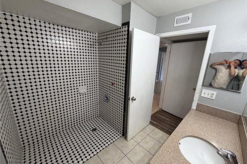 Condominio en alquiler en Orlando, Florida, 2 dormitorios, 80.27 m2 № 2092984 - foto 5