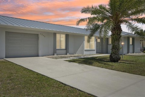 Casa en venta en Port Charlotte, Florida, 3 dormitorios, 152.55 m2 № 1628644 - foto 1