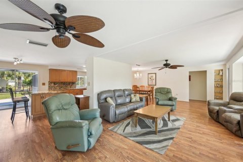 Casa en venta en Port Charlotte, Florida, 3 dormitorios, 152.55 m2 № 1628644 - foto 8