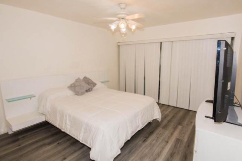 Condominio en alquiler en Royal Palm Beach, Florida, 1 dormitorio, 60.2 m2 № 2077461 - foto 6