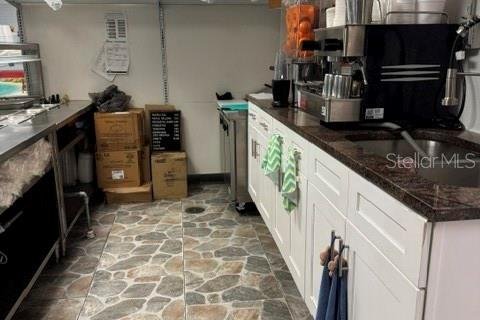 Immobilier commercial à vendre à Tampa, Floride: 704.2 m2 № 2393580 - photo 24