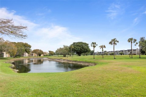 Condo in Margate, Florida, 1 bedroom  № 1730748 - photo 22