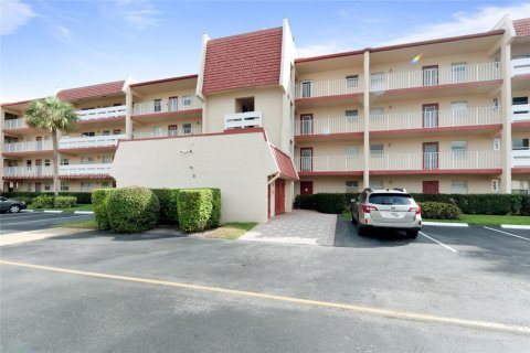 Condo in Margate, Florida, 1 bedroom  № 1730748 - photo 2