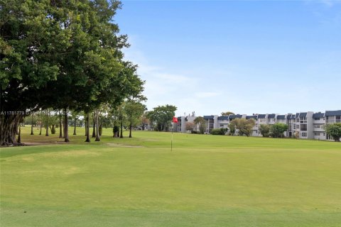 Condo in Margate, Florida, 1 bedroom  № 1730748 - photo 21