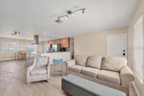 House in Englewood, Florida 2 bedrooms, 144.37 sq.m. № 1559546 - photo 2