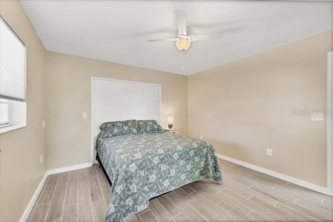 House in Englewood, Florida 2 bedrooms, 144.37 sq.m. № 1559546 - photo 14