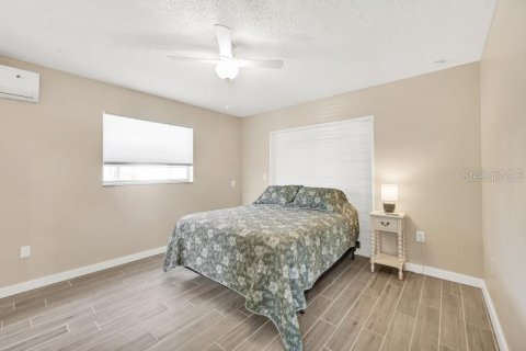 House in Englewood, Florida 2 bedrooms, 144.37 sq.m. № 1559546 - photo 13