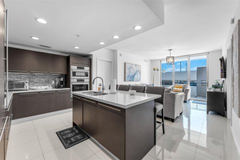 Купить кондоминиум в Дорал, Флорида 3 спальни, 140.65м2, № 1745776 - фото 8