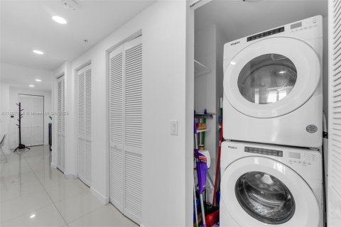 Купить кондоминиум в Дорал, Флорида 3 спальни, 140.65м2, № 1745776 - фото 27