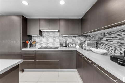 Купить кондоминиум в Дорал, Флорида 3 спальни, 140.65м2, № 1745776 - фото 10