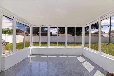 House in Kenneth City, Florida 2 bedrooms, 100.33 sq.m. № 2396345 - photo 23