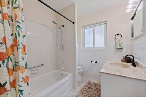 House in Kenneth City, Florida 2 bedrooms, 100.33 sq.m. № 2396345 - photo 19