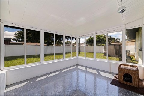 House in Kenneth City, Florida 2 bedrooms, 100.33 sq.m. № 2396345 - photo 24