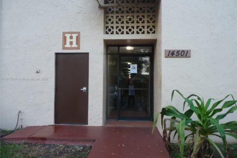 Condominio en alquiler en Miami, Florida, 3 dormitorios, 112.32 m2 № 1972237 - foto 6