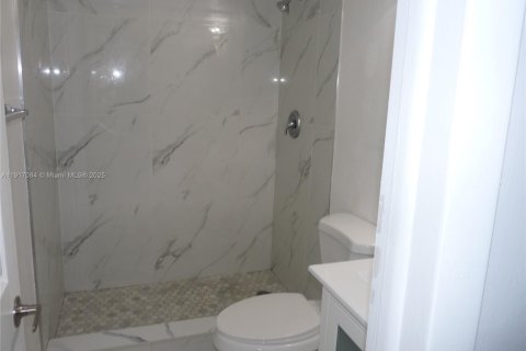 Condominio en alquiler en Miami, Florida, 3 dormitorios, 112.32 m2 № 1972237 - foto 27