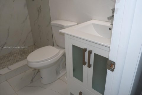 Condominio en alquiler en Miami, Florida, 3 dormitorios, 112.32 m2 № 1972237 - foto 30