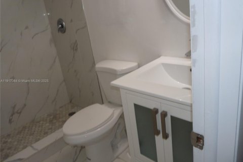 Condominio en alquiler en Miami, Florida, 3 dormitorios, 112.32 m2 № 1972237 - foto 28