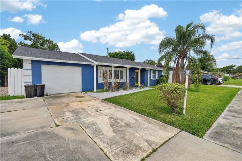 Casa en South Daytona, Florida 3 dormitorios, 163.51 m2 № 2101365