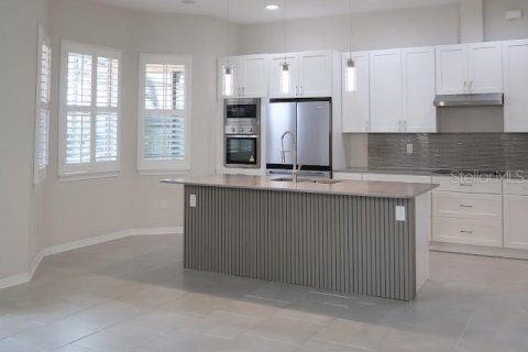 Casa en venta en Orlando, Florida, 5 dormitorios, 266.63 m2 № 2388290 - foto 2