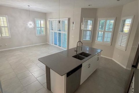 Casa en venta en Orlando, Florida, 5 dormitorios, 266.63 m2 № 2388290 - foto 8