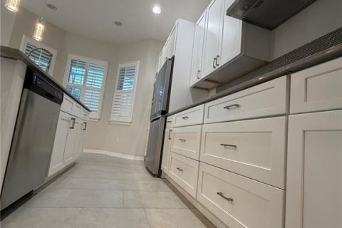 Casa en venta en Orlando, Florida, 5 dormitorios, 266.63 m2 № 2388290 - foto 9