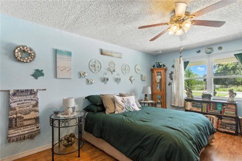 Casa en venta en Mims, Florida, 4 dormitorios, 144.18 m2 № 1879701 - foto 16