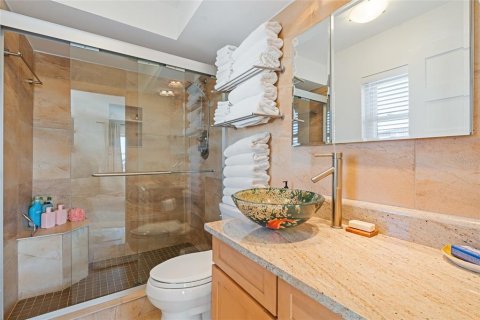 Condo in Saint Petersburg, Florida, 2 bedrooms  № 1917281 - photo 14