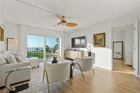 Condominio en alquiler en Saint Petersburg, Florida, 2 dormitorios, 117.06 m2 № 1917281 - foto 9