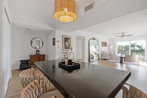Condominio en alquiler en Saint Petersburg, Florida, 2 dormitorios, 117.06 m2 № 1917281 - foto 17