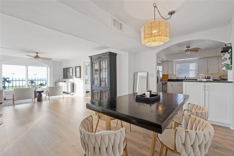 Condominio en alquiler en Saint Petersburg, Florida, 2 dormitorios, 117.06 m2 № 1917281 - foto 16