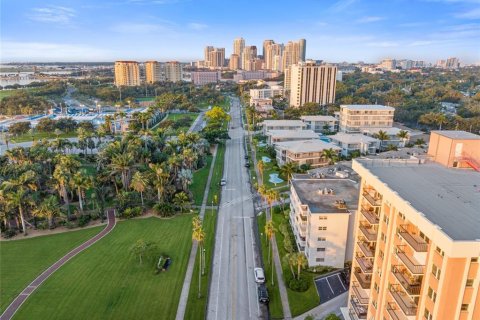 Condominio en alquiler en Saint Petersburg, Florida, 2 dormitorios, 117.06 m2 № 1917281 - foto 26