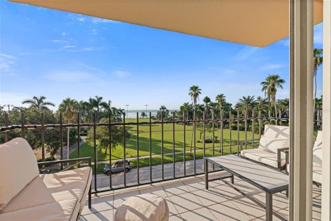 Condo in Saint Petersburg, Florida, 2 bedrooms  № 1917281 - photo 6