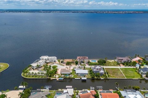 Terreno en venta en Port Charlotte, Florida № 2211092 - foto 2