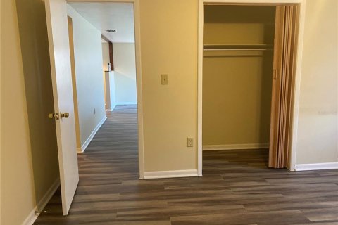 Apartment in Seffner, Florida 2 bedrooms, 85.75 sq.m. № 1904448 - photo 6