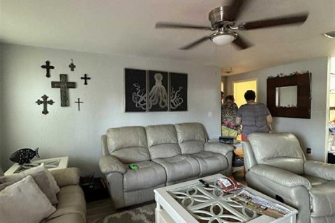 Propiedad comercial en venta en North Port, Florida, 5 dormitorios, 169.18 m2 № 1762226 - foto 13
