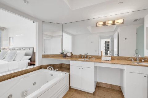 Copropriété à louer à Miami Beach, Floride: 2 chambres, 128.21 m2 № 1941666 - photo 11