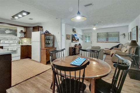 House in Astor, Florida 3 bedrooms, 96.62 sq.m. № 1837363 - photo 13