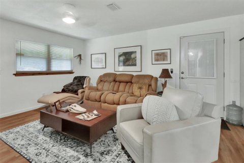 House in Astor, Florida 3 bedrooms, 96.62 sq.m. № 1837363 - photo 7