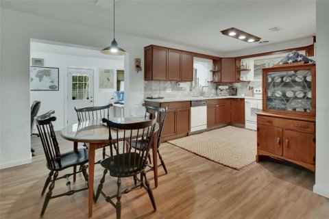 House in Astor, Florida 3 bedrooms, 96.62 sq.m. № 1837363 - photo 9