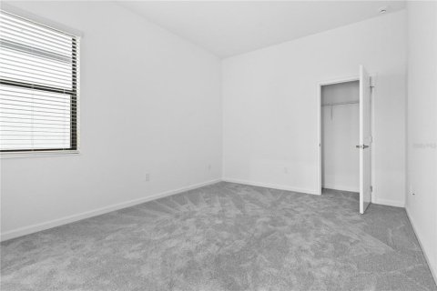 House in Davenport, Florida 5 bedrooms, 295.62 sq.m. № 1515839 - photo 25
