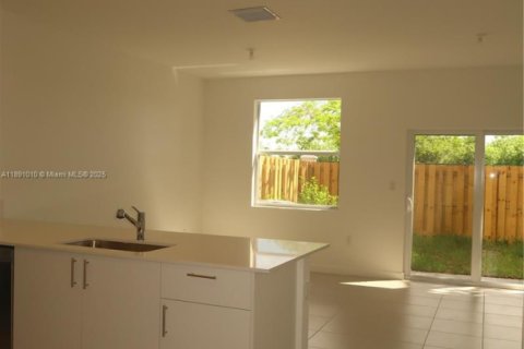 Adosado en alquiler en Homestead, Florida, 3 dormitorios, 171.68 m2 № 1944505 - foto 4