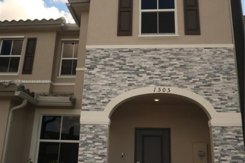 Adosado en alquiler en Homestead, Florida, 3 dormitorios, 171.68 m2 № 1944505 - foto 2